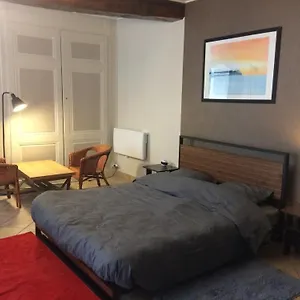  Couette-café Spacieuse Au Calme Proche De Lyon